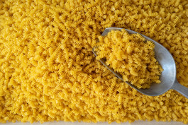 BROINHOF — Handgemachte, liebevoll hergestellte Nahrungsmittel von der Familie Starkl.